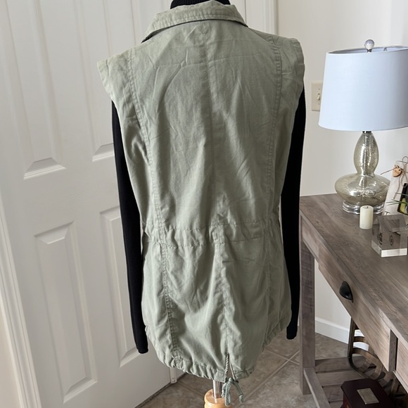 ❤️OLIVE GREEN UTILITY VEST❤️ - Picture 4 of 9